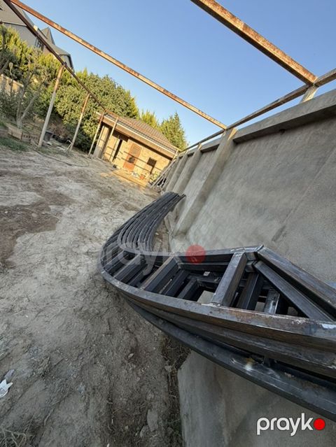 Metal karkaslı taxta/polikarbonat üçün yarıtağ tipli üstörtü (navest) — Digah