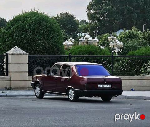 Model: Tofas Şahin (sedan) Rəng: Tünd bordo Kuzov: 4 qapı, arxa