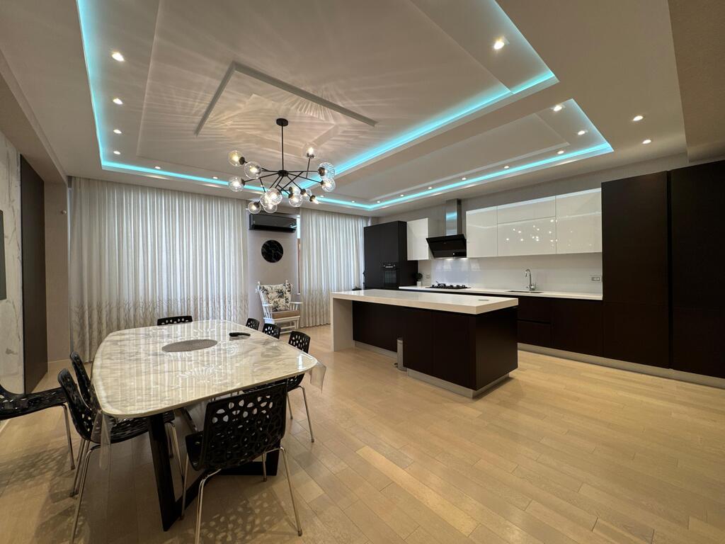 Satılır 6 otaqlı yeni tikili 360 m² — Mənzil, Bakı (5)