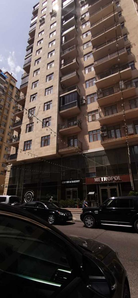 Satılır 4 otaqlı yeni tikili 170 m² — Bakı
