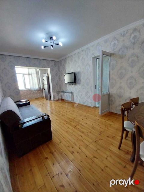 İcarəyə verilir 2 otaqlı köhnə tikili 48 m²