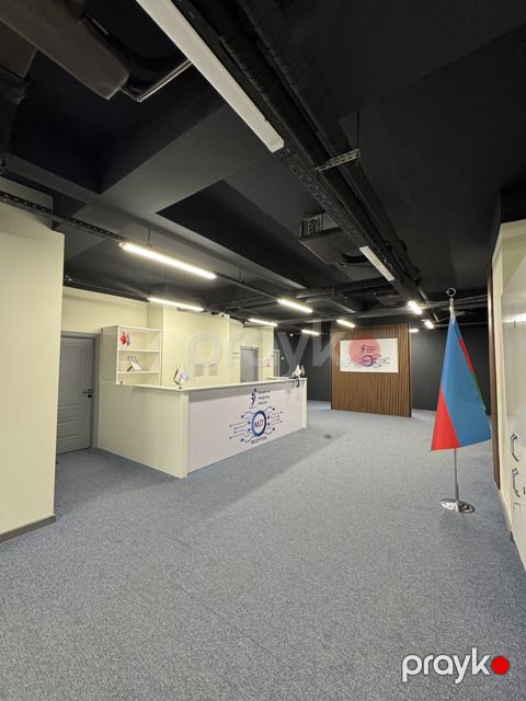 İcarəyə verilir 13 otaqlı ofis 530 m²