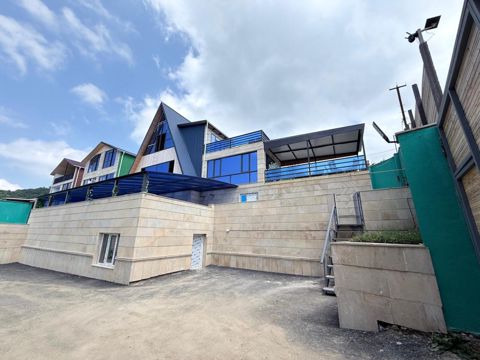 Satılır 4 otaqlı həyət evi/bağ evi 300 m² — Quba