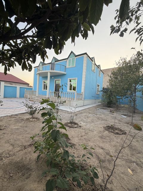 Satılır 6 otaqlı həyət evi/bağ evi 200 m² — Bakı
