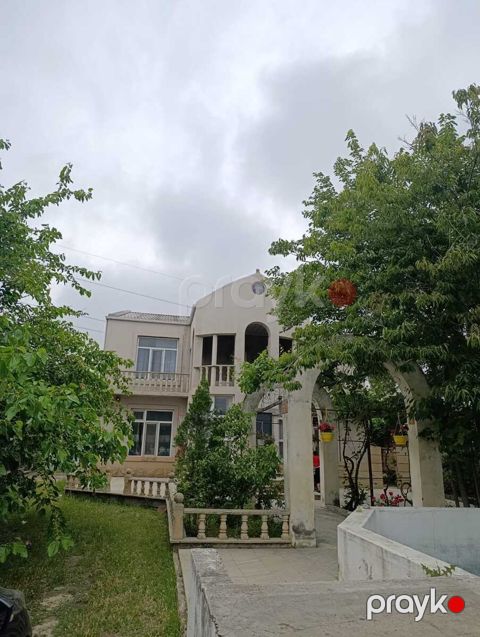Satılır 9 otaqlı həyət evi/bağ evi 350 m²