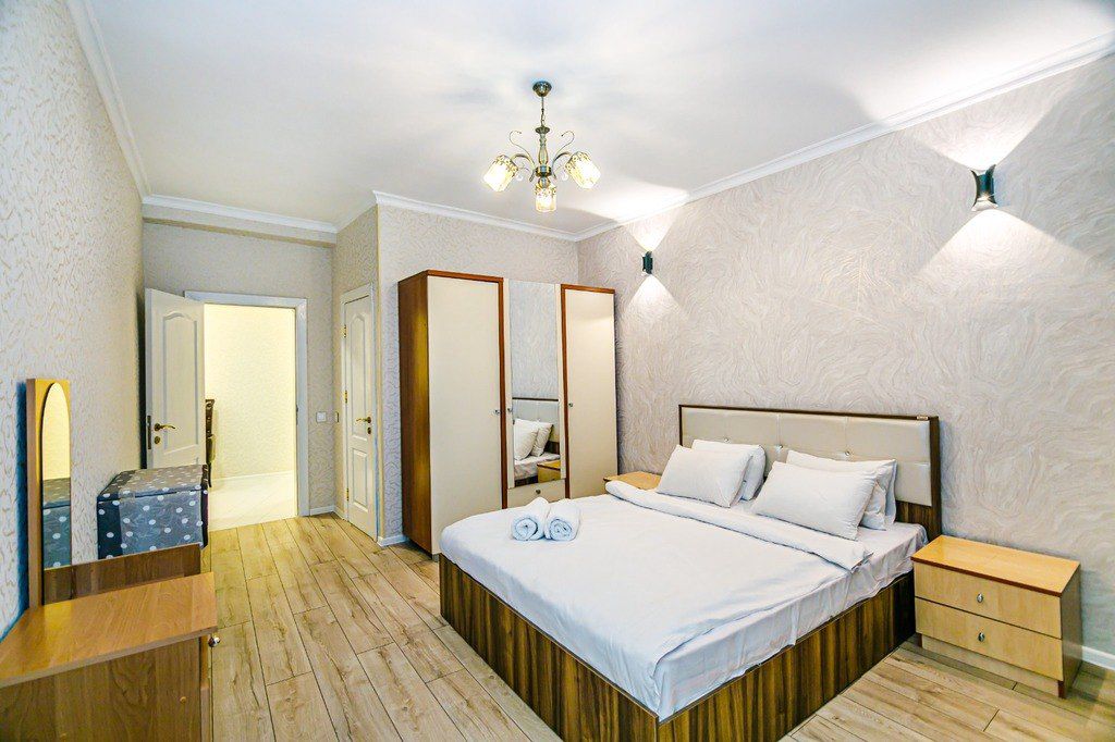 İcarəyə verilir 4 otaqlı köhnə tikili 165 m² — Mənzil, Bakı (12)