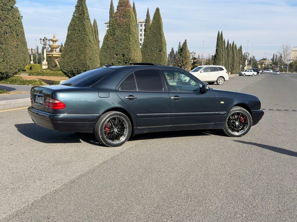 Mercedes-Benz E 240: 2.4 l 1998 il Sedan — Avto, Gəncə (8)