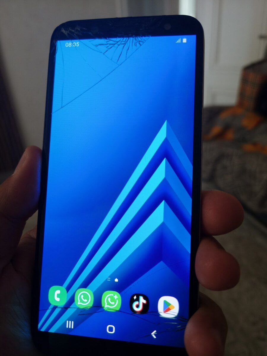 Samsung Galaxy A6 (2018) Gold 32GB/3GB — Smartfonlar, Bakı (4)