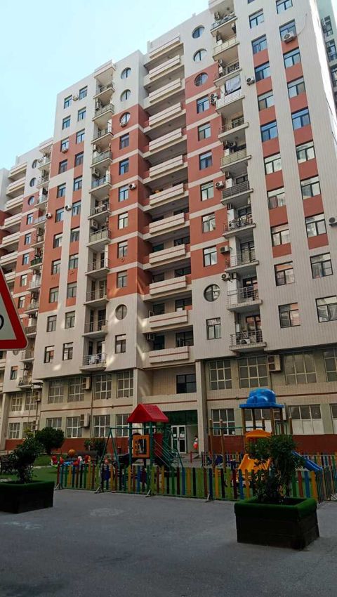 Satılır 5 otaqlı yeni tikili 176 m² — Bakı