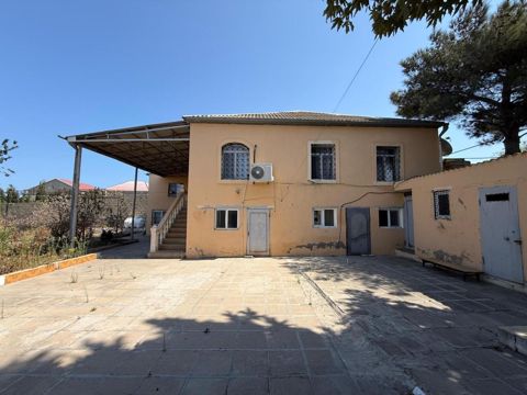 Satılır 6 otaqlı həyət evi/bağ evi 250 m² — Bakı