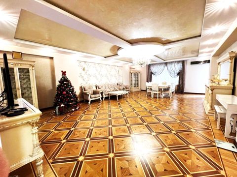 Satılır 4 otaqlı yeni tikili 230 m² — Bakı