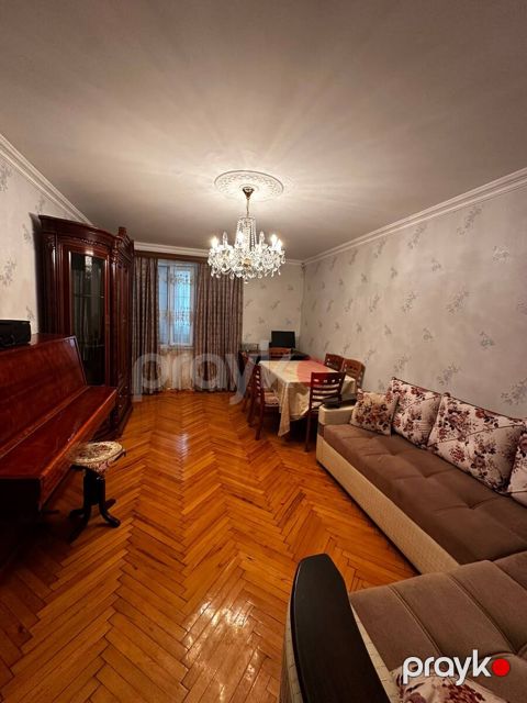 Satılır 3 otaqlı köhnə tikili 75 m²