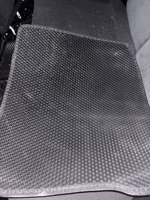 Avtomobil döşəmə ayaqaltıları – qara rəng, rezin material - Komplekt — Bakı