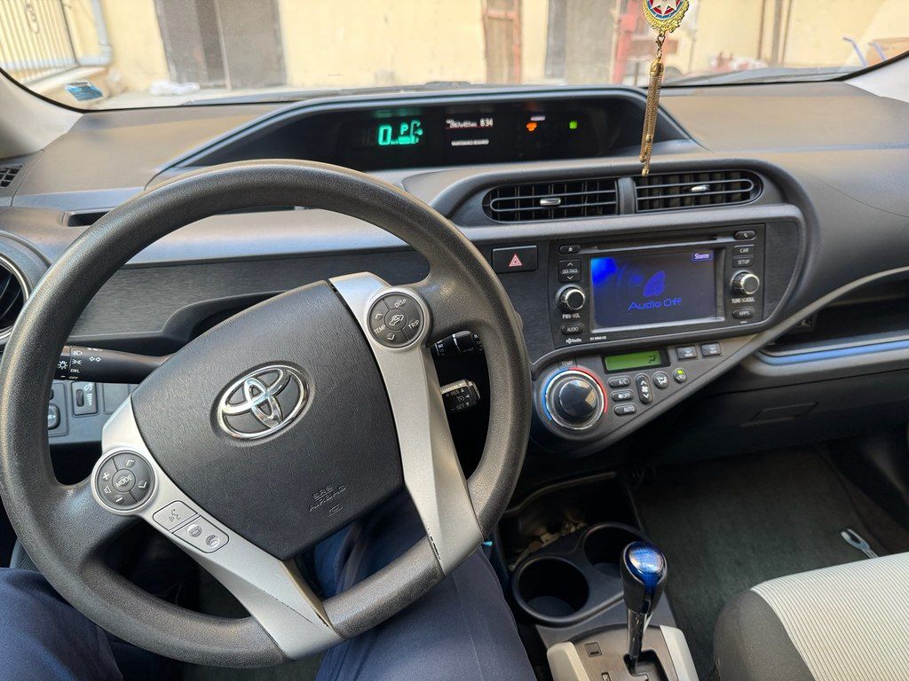 Toyota Prius C, 1.5 L, 0.9 kWh, 2013 il, 142 000 km — Avtomobillər, Sumqayıt (3)