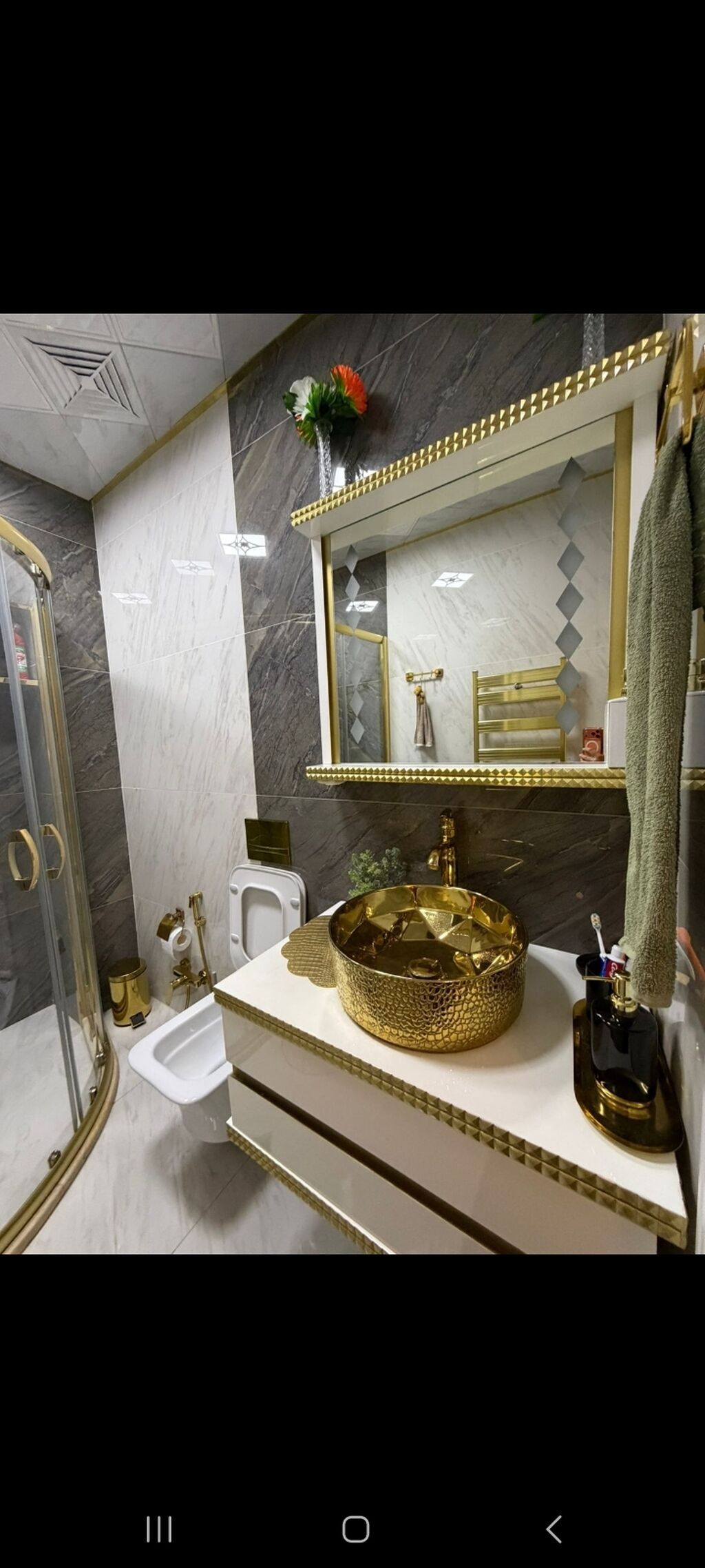 Qızılı dekorlu vannaya mebel dəsti - Üst lavabo: masaüstü tip, qızılı — Vanna otağı mobilyası, Bakı (2)