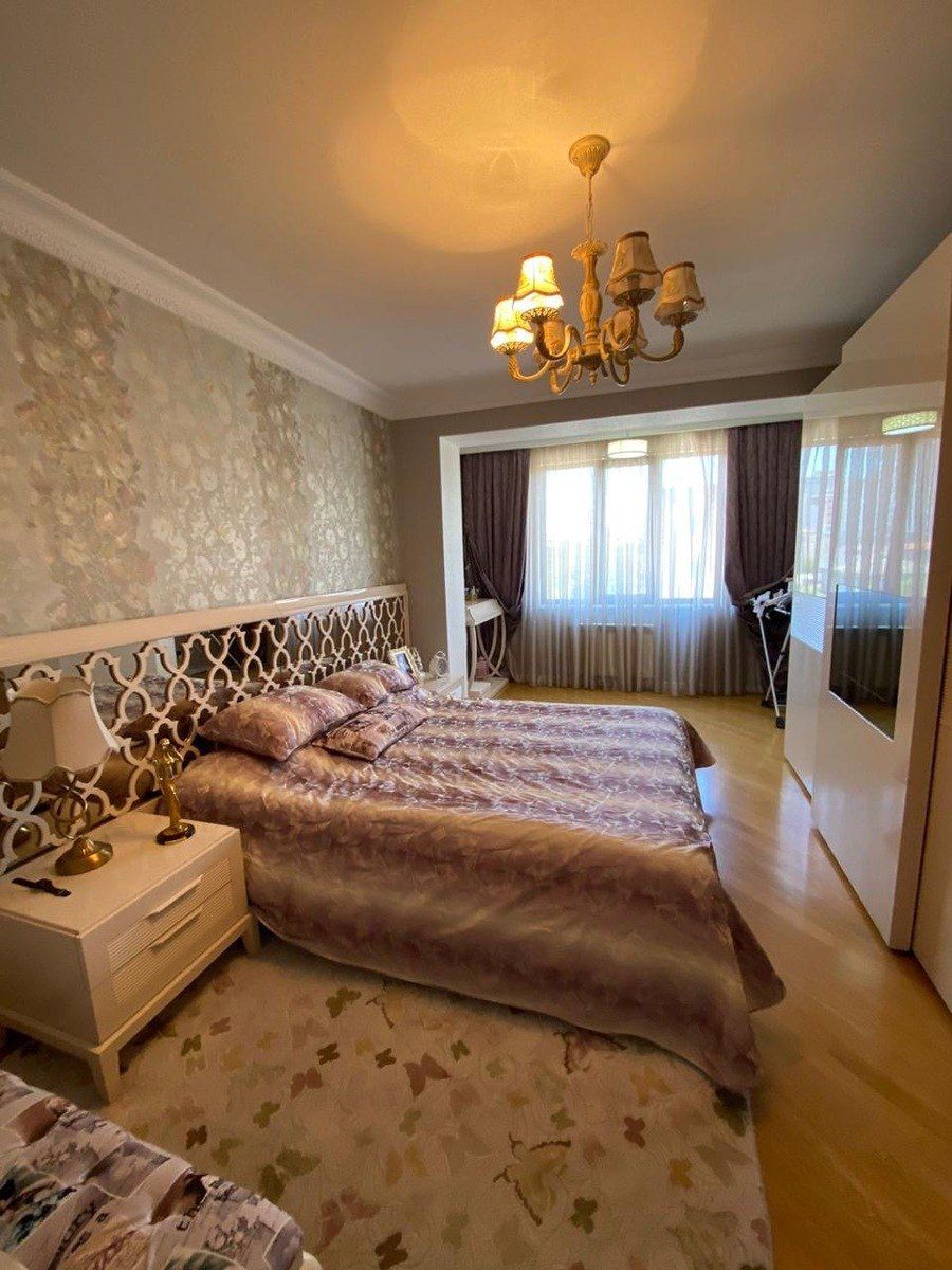 Satılır 4 otaqlı köhnə tikili 135 m² — Mənzil, Bakı (6)