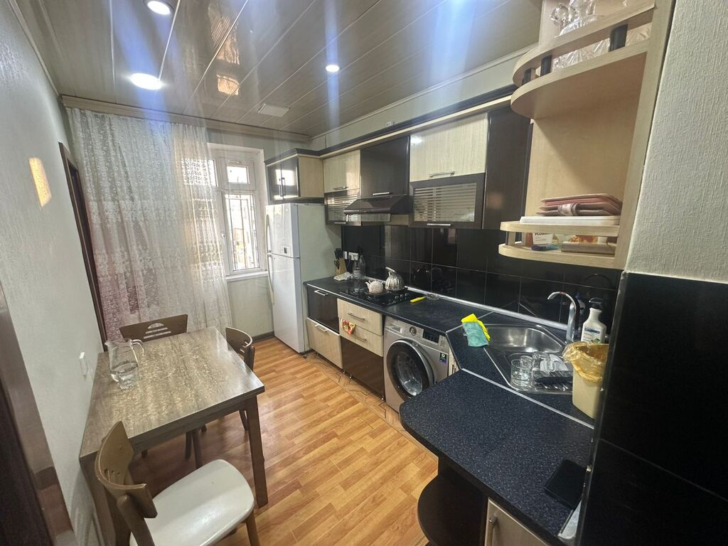 Satılır 4 otaqlı köhnə tikili 100 m² — Mənzil, Bakı (8)