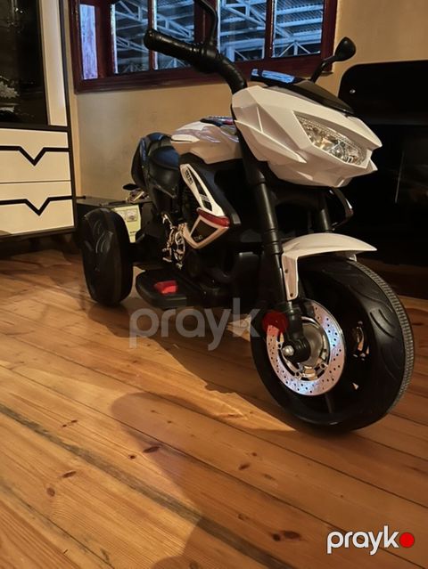 Uşaq elektrik motosikleti – 3 təkərli, sport dizaynlı - Rəng: ağ/qara — Bakı