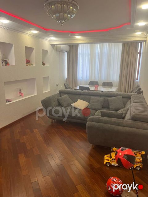 Satılır 3 otaqlı köhnə tikili 68 m²