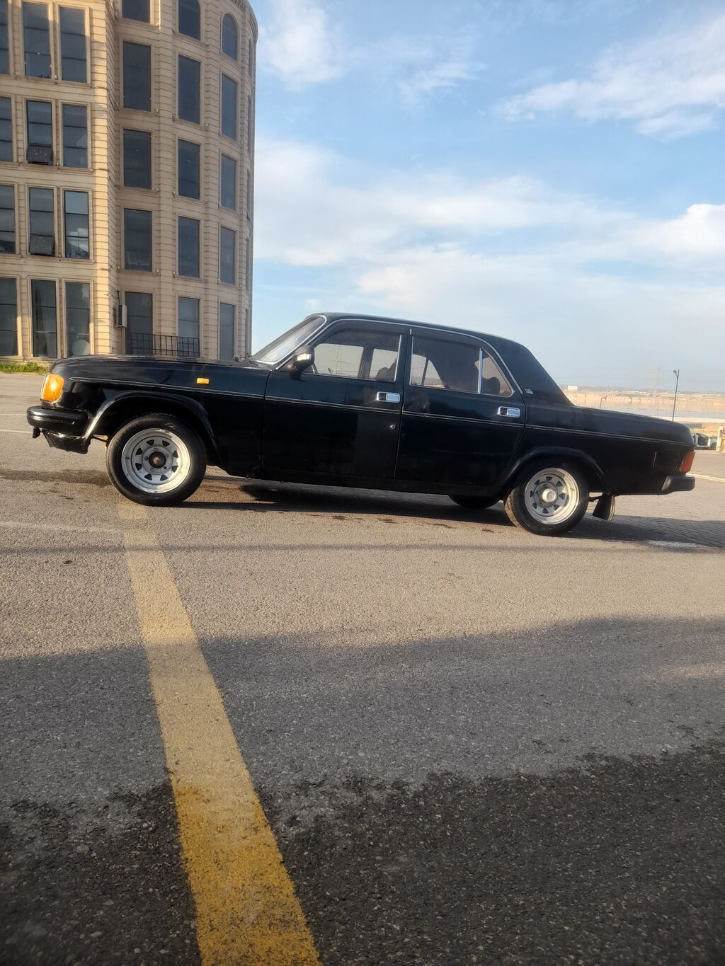 QAZ Volga 3129, qara rəng. Klassik sedan kuzov, xrom ön barmaqlıq — Avto, Bakı (5)
