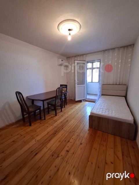 Satılır 2 otaqlı köhnə tikili 50 m²