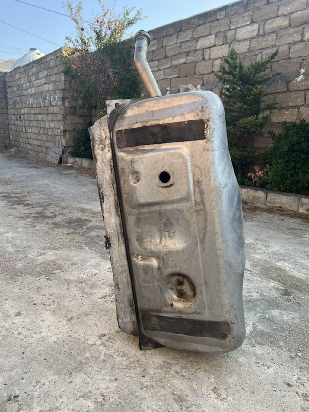 Məhsul: Avtomobil üçün metal yanacaq çəni (böyüdülüb 180 litir şessot — Ehtiyat hissələri, Bakı (5)