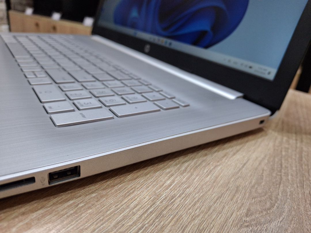 Noutbuk HP I7 1065G7 16GB RAM 17.3 Ekran — Elektronika, Bakı (7)