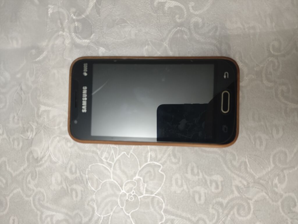 Samsung Galaxy J1 Mini, 2 GB Memory Capacity, rəng - Ağ, İki sim kartlı — Samsung, Bərdə (2)