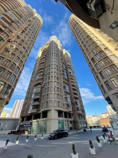 Satılır 3 otaqlı yeni tikili 156 m² — Bakı