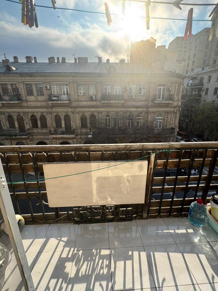 Satılır 2 otaqlı köhnə tikili 60 m² — Mənzil, Bakı (7)
