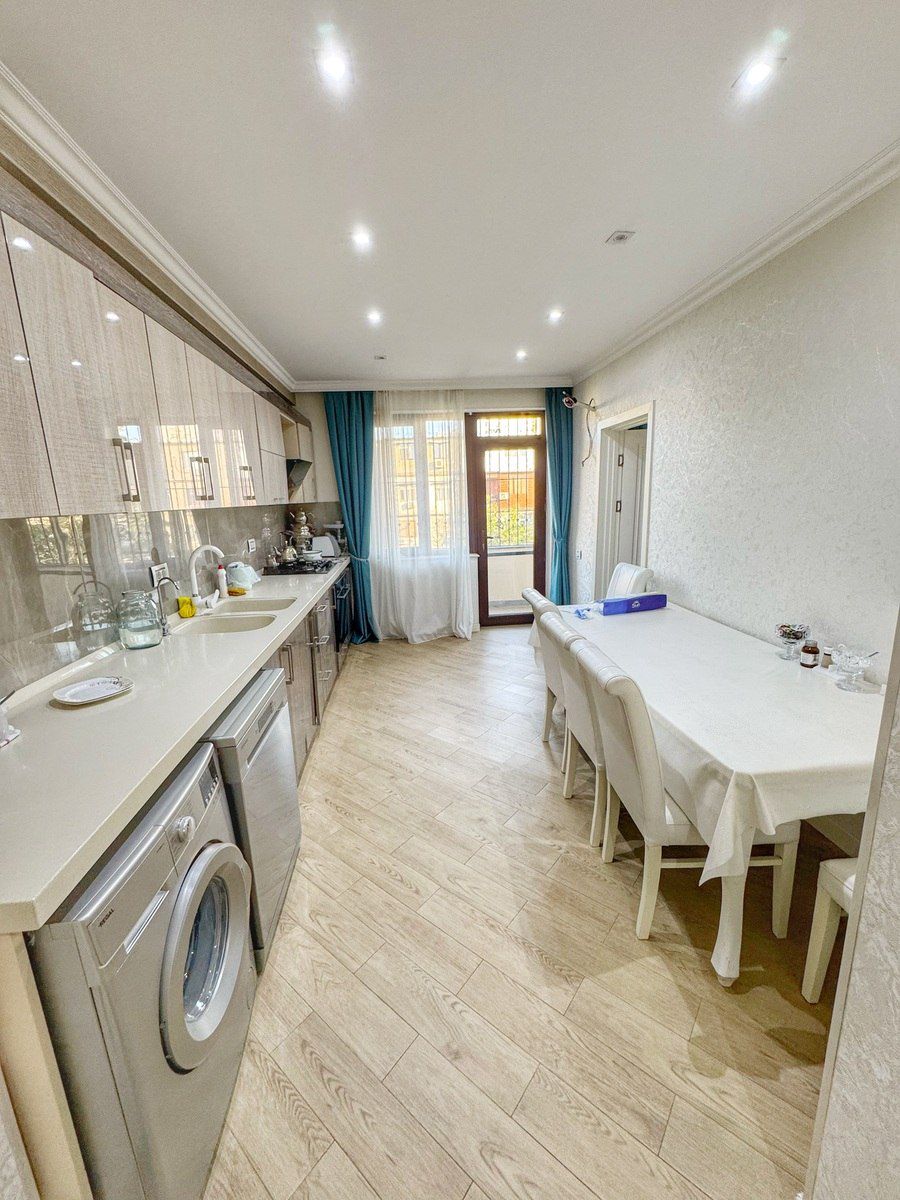 Satılır 4 otaqlı köhnə tikili 168 m² — Mənzil, Bakı (10)
