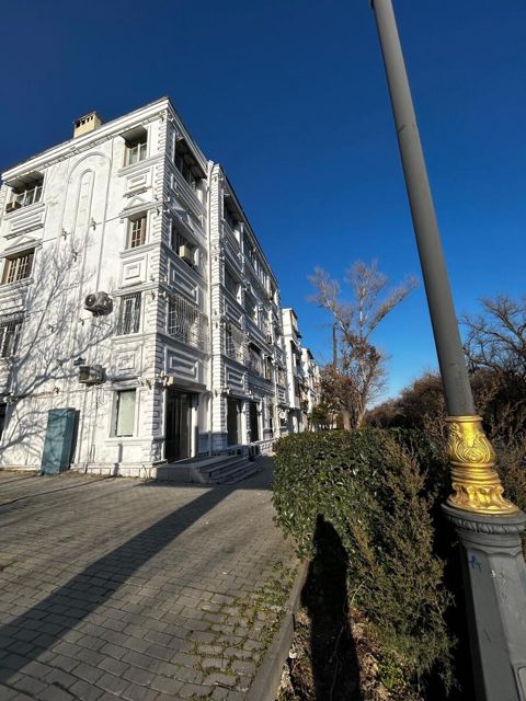 Satılır 3 otaqlı köhnə tikili 68 m² — Bakı
