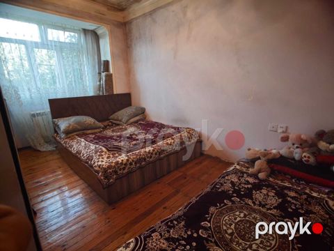 Satılır 2 otaqlı köhnə tikili 45 m²