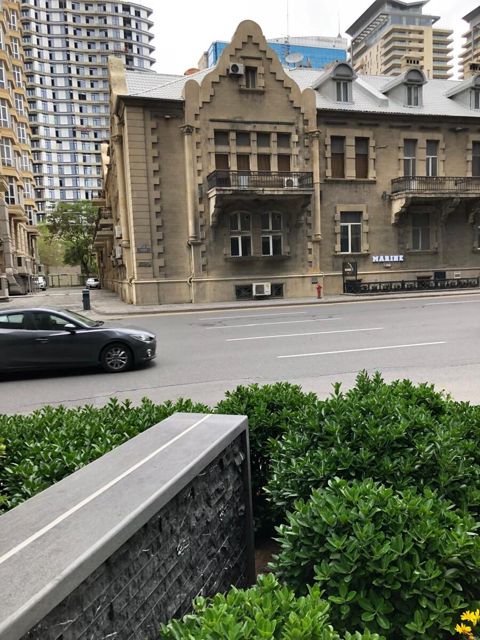 Satılır obyekt 92 m² — Bakı