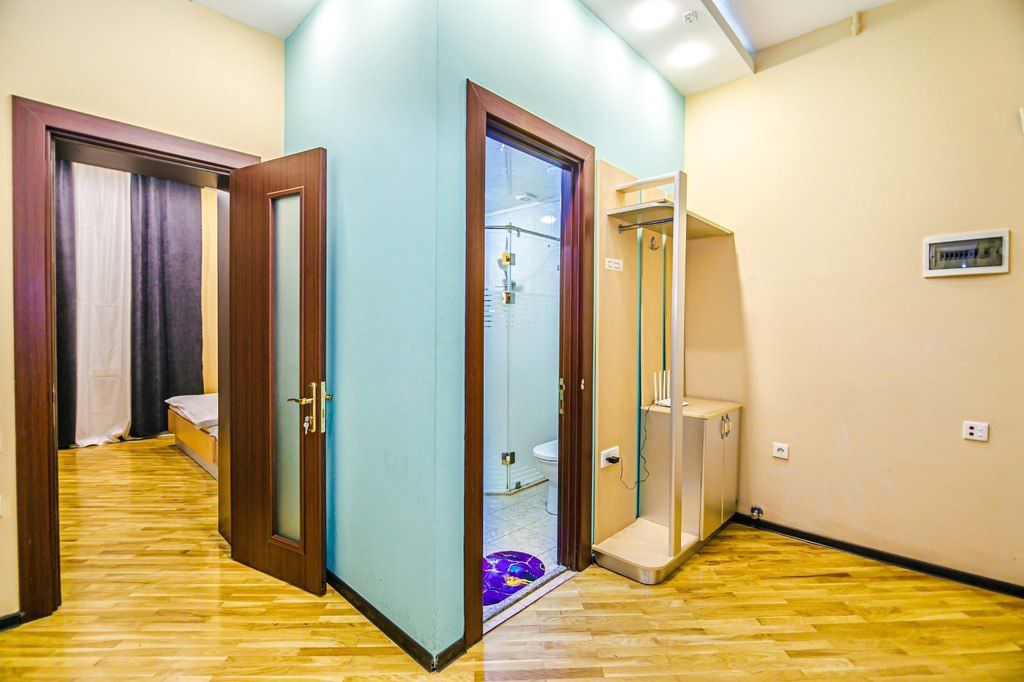 İcarəyə verilir 3 otaqlı köhnə tikili 132 m² — Mənzil, Bakı (9)