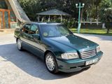 Mercedes C 220, 2.2 L, 2000 il, 325 000 km — Avtomobil