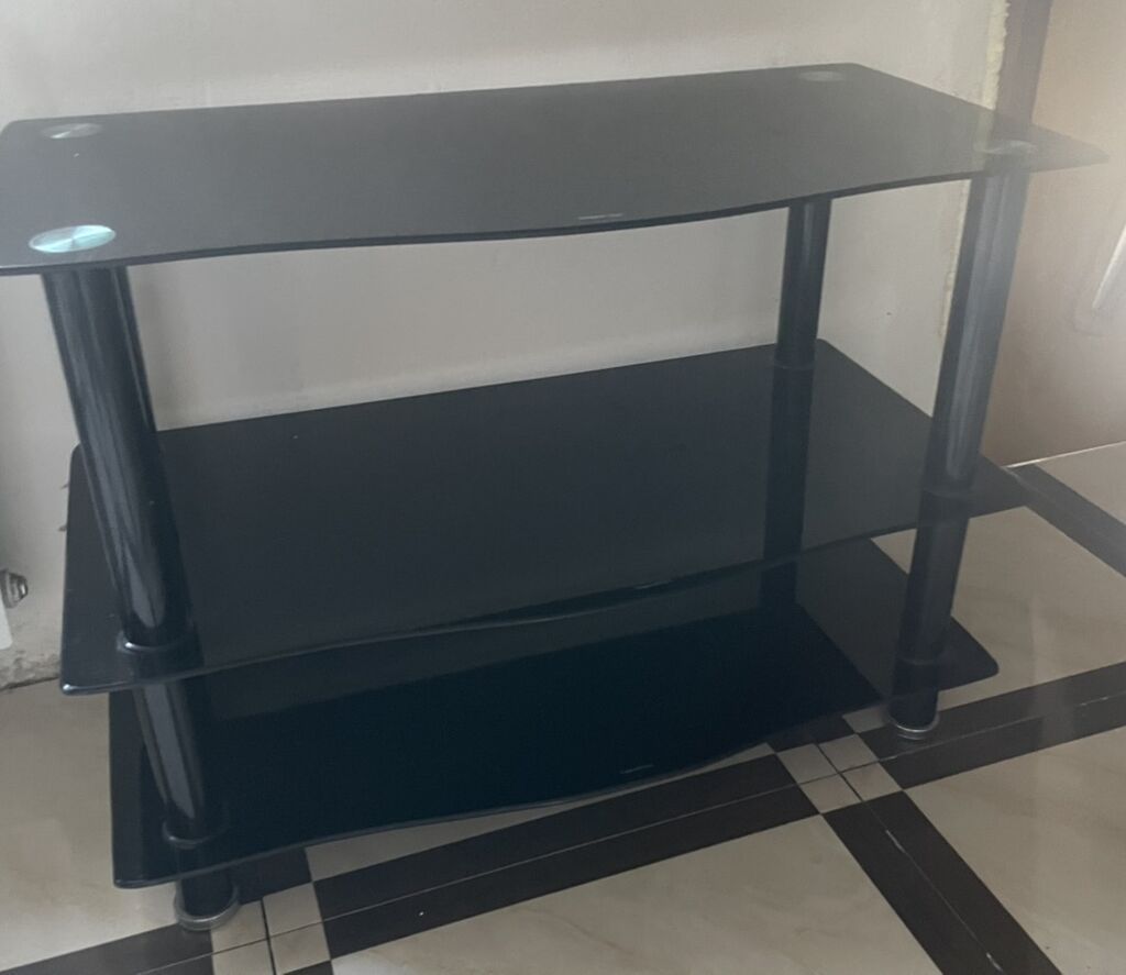 Şüşə TV stendi – 3 mərtəbəli, qara rəng, əla vəziyətdə problemsiz 39 — Mebel, Bakı (2)