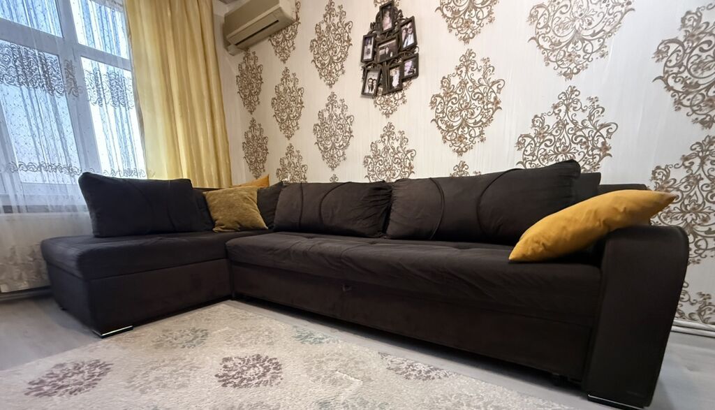 1600 manata alınıb, keyfiyyətli materiallarla işlənib. Açılanda taxt — Mebel, Bakı