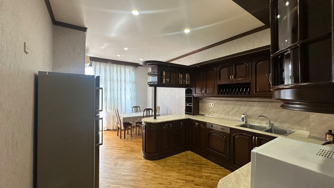 İcarəyə verilir 5 otaqlı yeni tikili 240 m² — Mənzil, Bakı (6)