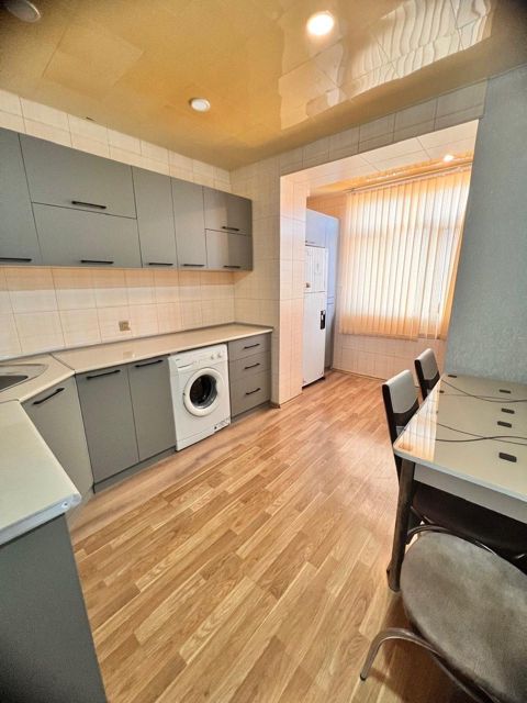 Satılır 5 otaqlı köhnə tikili 110 m² — Bakı