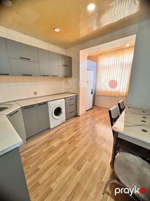 Satılır 5 otaqlı köhnə tikili 110 m²