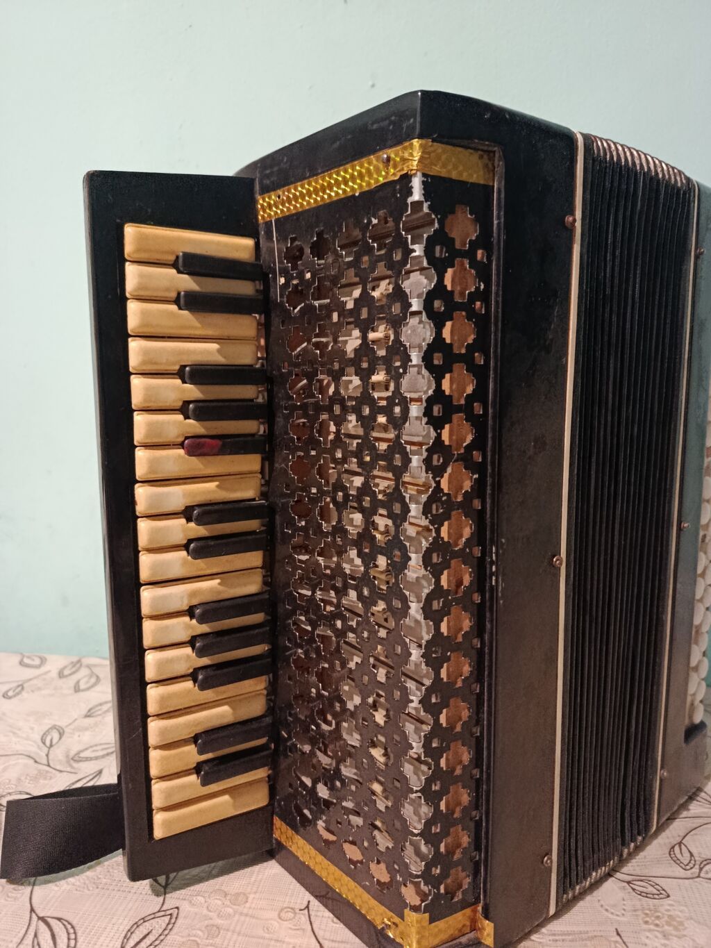 Akustik Akkordeon, İşlənmiş, Ünvandan götürmə — Musiqiə alətləri, Bakı (2)