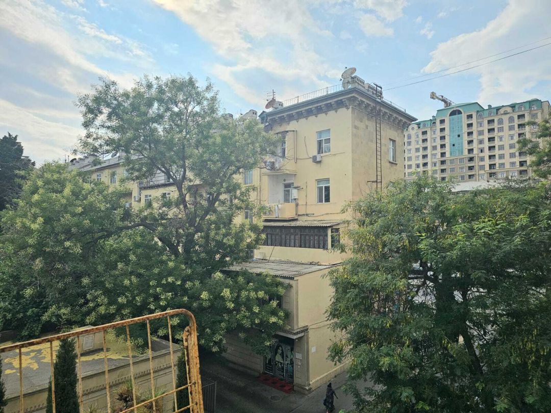 İcarəyə verilir 4 otaqlı köhnə tikili 125 m² — Mənzil, Bakı (7)
