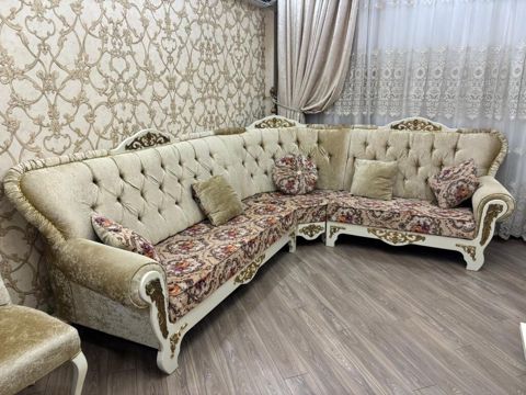 Klassik Künc divan 340/270 ölçüde 470azn satılır Unvan hezi — Qobu