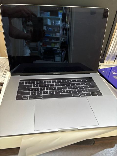 Apple MacBook Pro 15-inch 2016 16GB RAM 256GB SSD — Bakı