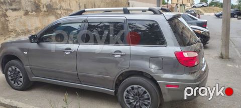 Mitsubishi Outlander: 2.4 l 2006 il 224000 km Ofrouder/SUV