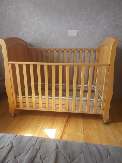 Oğlan və qız üçün, İşlənmiş, Dördbucaq, Beşik, Dəstsiz, Matras ilə, Yellənmə mexanizmsiz — Digah