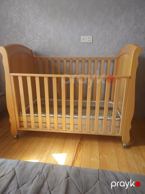 Oğlan və qız üçün, İşlənmiş, Dördbucaq, Beşik, Dəstsiz, Matras ilə, Yellənmə mexanizmsiz