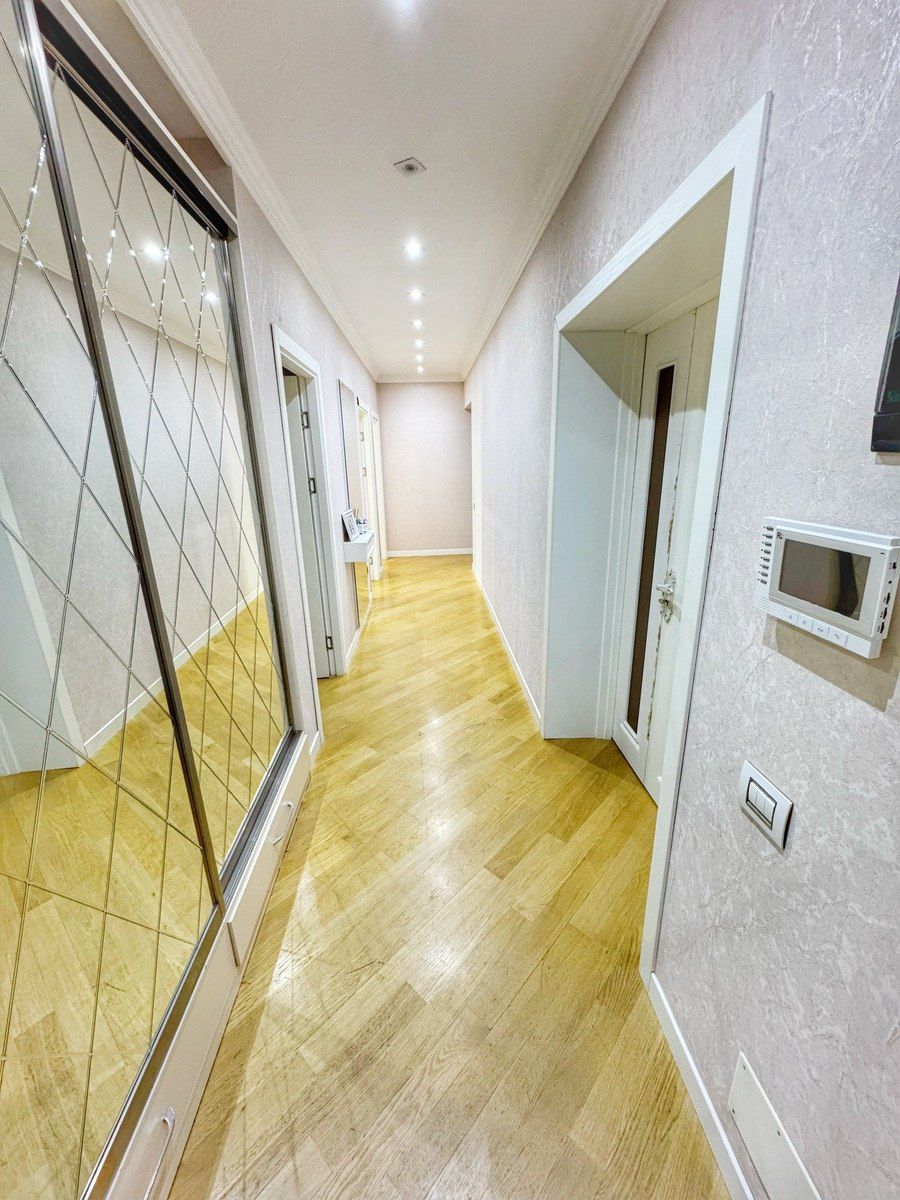 Satılır 4 otaqlı köhnə tikili 168 m² — Mənzil, Bakı (12)