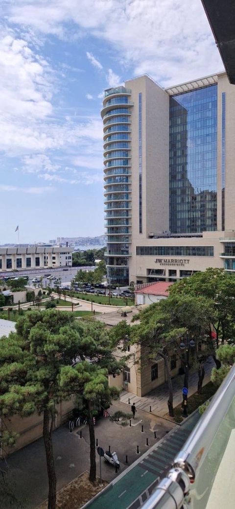 Satılır 3 otaqlı yeni tikili 125 m² — Bakı